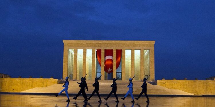 29 Ekim Cumhuriyet Coşkusu: Anıtkabir’e Rekor Katılım Yaşandı