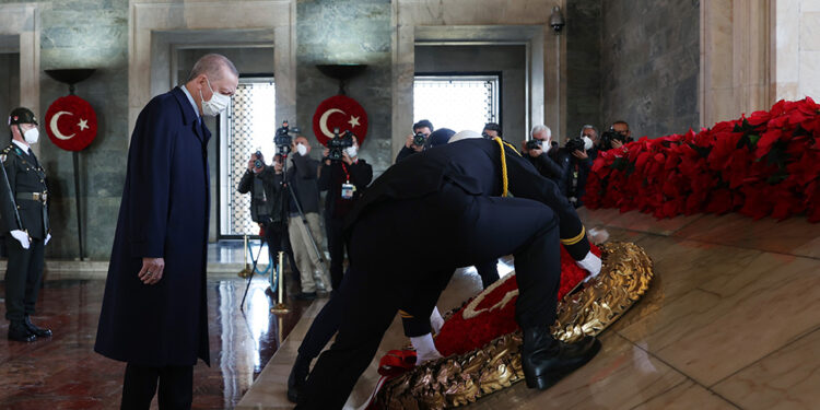 29 Ekim Cumhuriyet Bayramı’nda Erdoğan Anıtkabir’i Ziyaret Etti