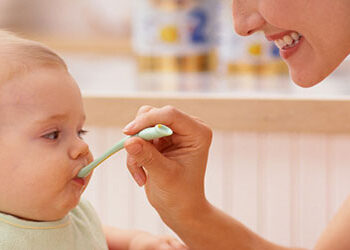 0-2 Yaş Bebeklerde Beslenme Hataları ve Çözüm Yolları: 5 Kritik Hata