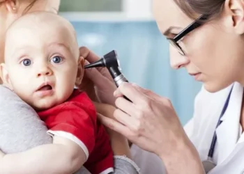 Diş Çıkarma Sırasında Kulak Ağrısı Normal mi? Yansıyan Ağrı Uyarısı