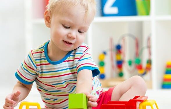 0-2 Yaş Bebeklerde Oyuncakla Oynamayı Sevmiyor Normal mi? Uzmanlar Açıkladı