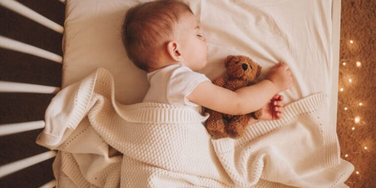 Yenidoğan Bebek Gece Gündüz Farkı: Sirkadiyen Ritim Nasıl Kurulur?