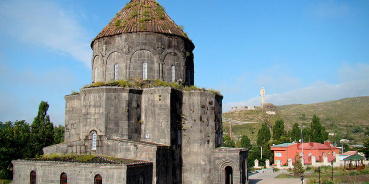 Kars On İki Havari Kilisesi: Kars Kalesi’nin Mistik Sırrı