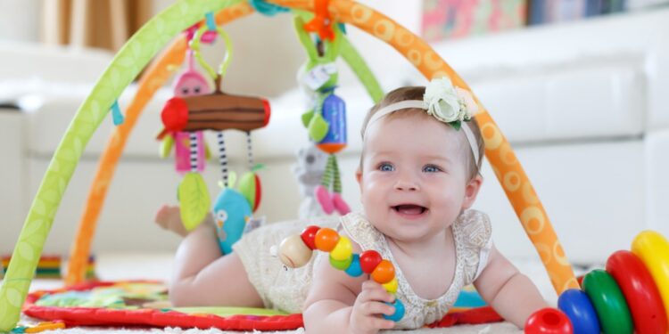 0-2 Yaş Bebekler İçin En İyi Oyuncaklar: Gelişimi Destekleyen Seçimler
