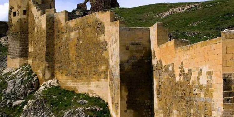 Bayburt Kalesi Dede Korkut: Destanların Sınır Kalesi Sırrı