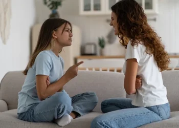 Çocuğum Bana Bağırıyor: Saygısızlık mı, Duygusal Boşalım mı?