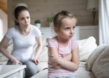 2 Yaş Dinlememe Sorunu: Disiplini Sevgiyle Nasıl Sağlarız?