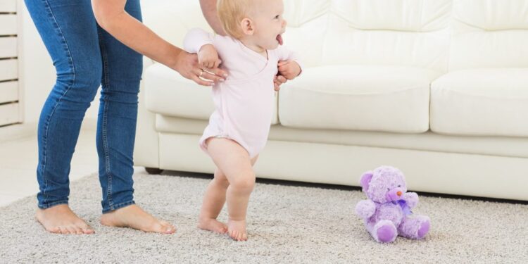 1 Yaş Bebekte Yürümeye Destek Veren Aktiviteler: 5 Kritik Egzersiz