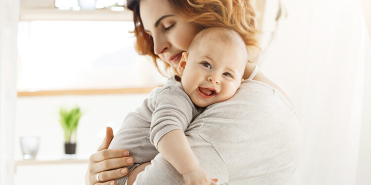 0-2 Yaş Bebeklerde Bağlanma Süreci Nasıl Olur? 4 Kritik Evre