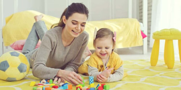 0-2 Yaş Bebekler İçin Evde Oyun Fikirleri: Gelişimi Destekleyen Aktiviteler