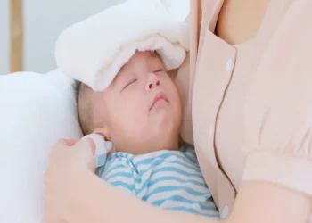 1 Yaş Altı Bebeklerde Grip Nasıl Geçer? Destekleyici Tedavi ve İlaçsız Yöntemler