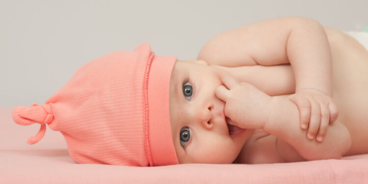 Bebeğim Sürekli Parmak Emi̇yor Nasıl Bırakır? Uzmanlardan 4 Etkili Yöntem