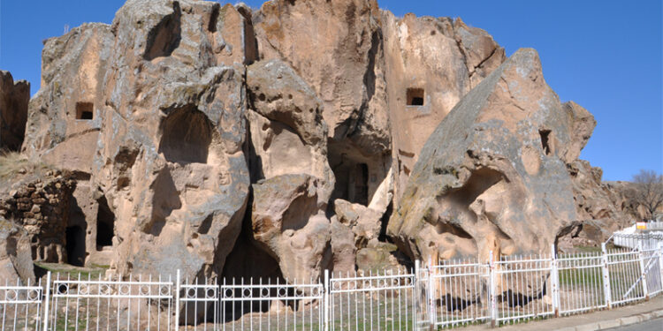 Gümüşler Manastırı Sırları: Niğde’nin Sessiz Freskleri