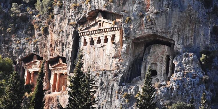 Dalyan Kral Mezarları Sırrı: Muğla’nın Havada Asılı Tarihi