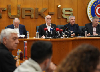 Muhalefetten Hükümete Eleştiri: Türk-İş Kararı Siyasi Krizin Kanıtıdır