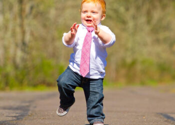 0-2 Yaş Bebeklerde Yürüyüş Destekleyici Ayakkabılar: Çıplak Ayak Kuralı